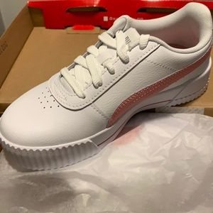 Puma casual shoe (kids) 2.5c